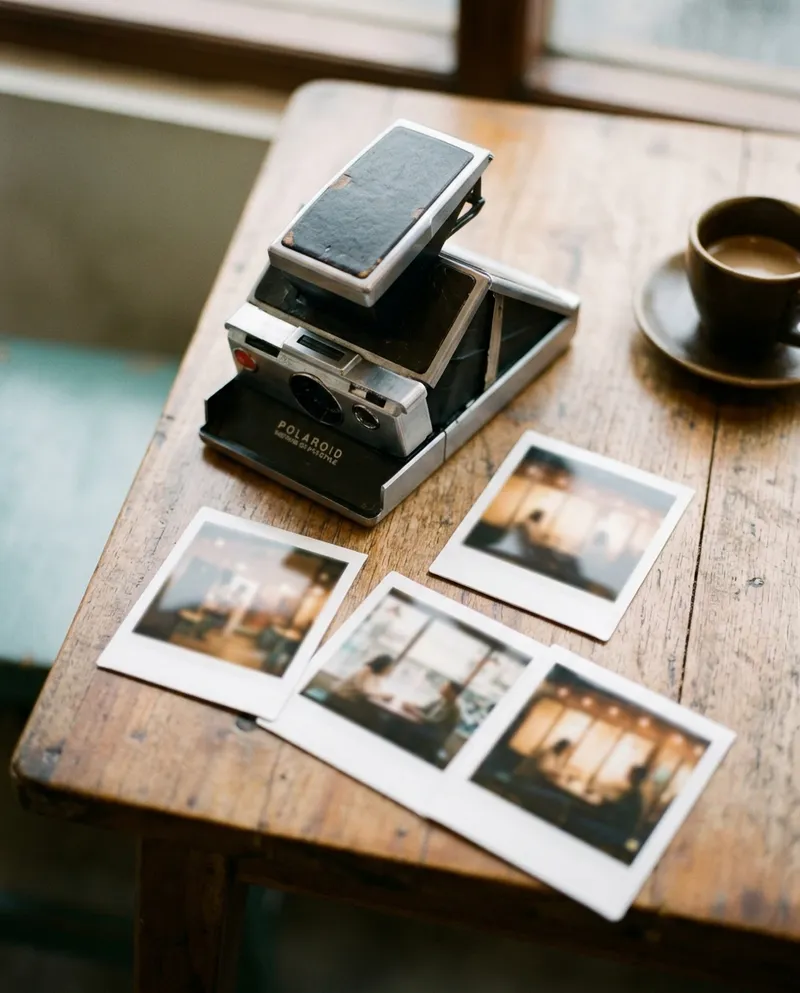 Polaroid kenangan